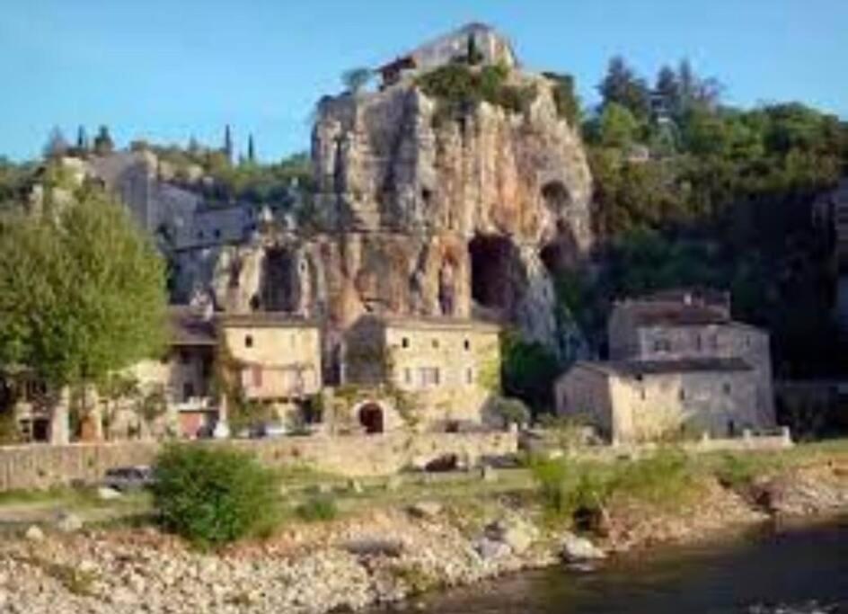 Vila La O'Liso Gorges De L'Ardeche Salavas Exteriér fotografie