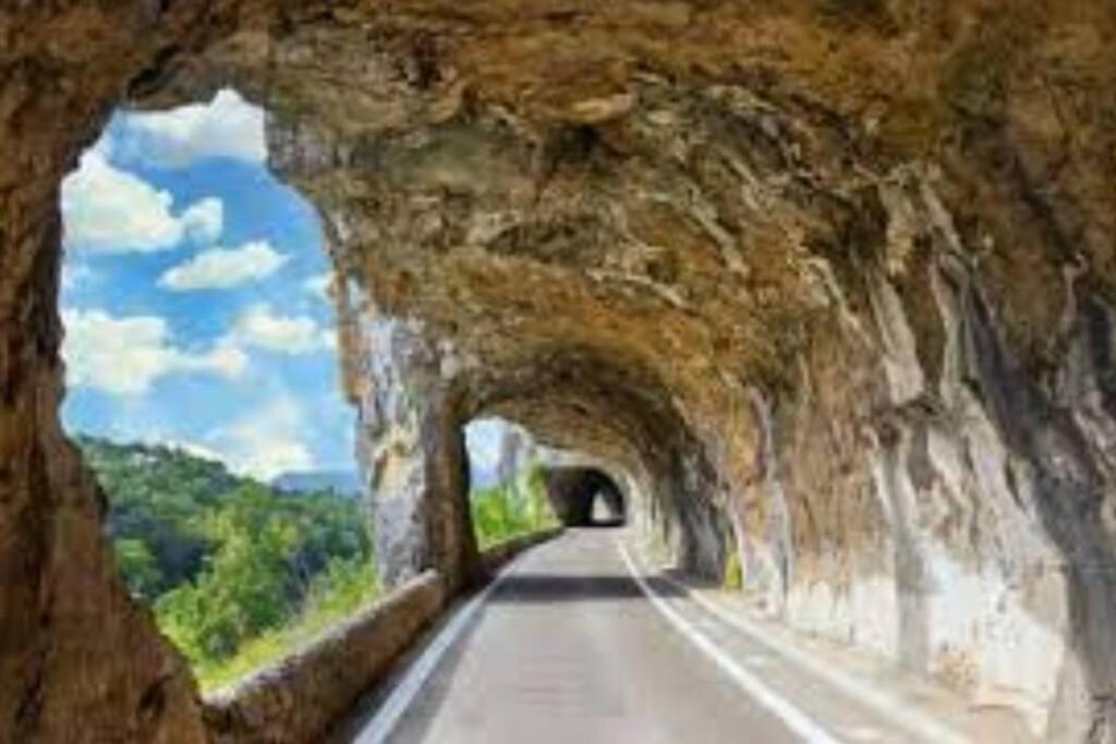 Vila La O'Liso Gorges De L'Ardeche Salavas Exteriér fotografie